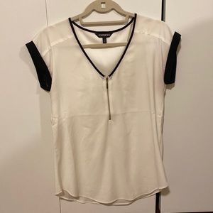 Small Black/White Express Gramercy Tee